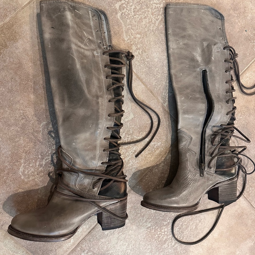 Freebird COAL lace up boots